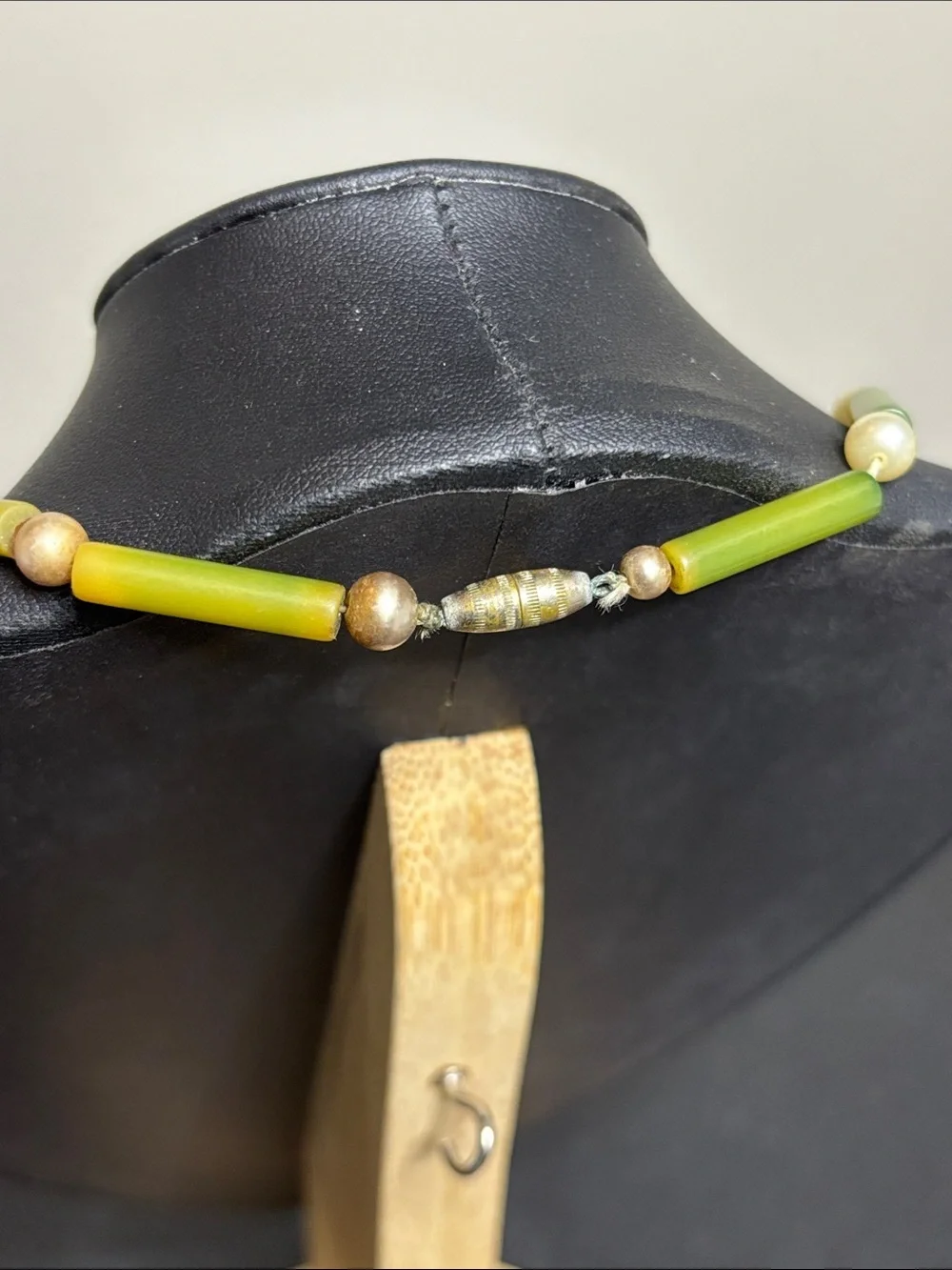Vintage Unique Pinup Celluloid Green Beaded Pearl Necklace